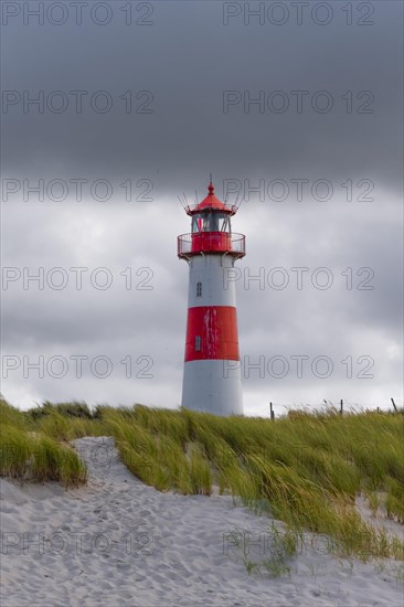 Red-white lighthouse List-Ost in the dunes