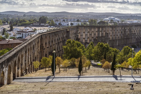 Amoreira Aqueduct has 843 arches