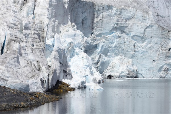 Break-off edge of the Pastoruri glacier