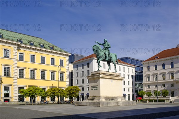 Equestrian statue of Elector Maximilian I