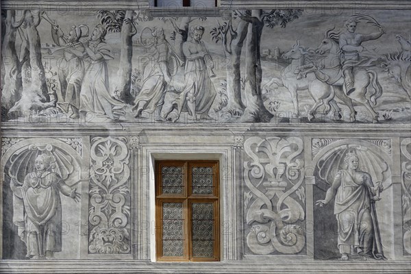 Grisaille paintings in the courtyard of the Hochschloss