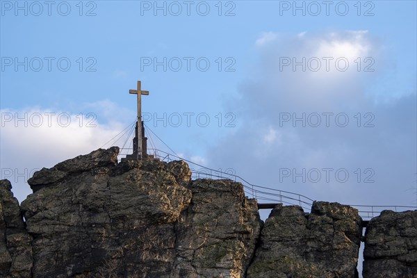 Summit cross