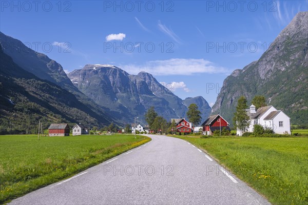 Road through the village Oldenn