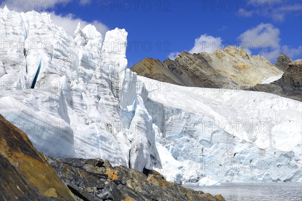 Break-off edge of the Pastoruri glacier