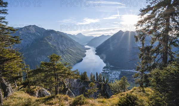 Hiking trail to Schoenjoechl