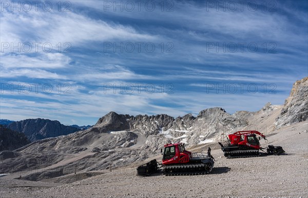 Snowcats in summer on the summit of the ZUgspitze