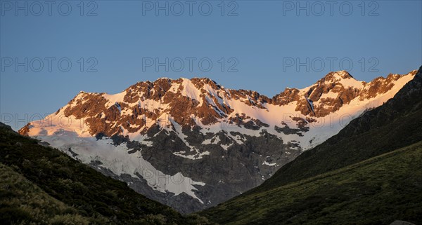 Summit ridge of Mount Sefton and The Footstool at sunrise