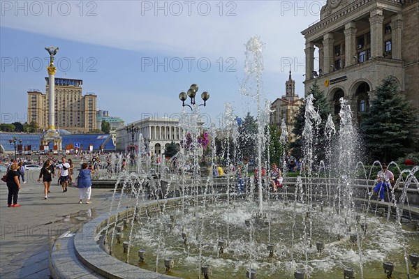 Independence Square Majdan Nesaleshnosti with fountain