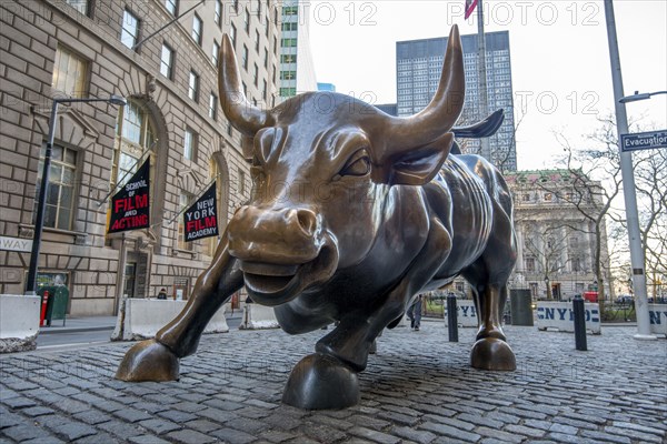 Bullenfigur vor der Boerse