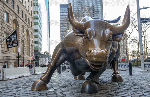 Bullenfigur vor der Boerse