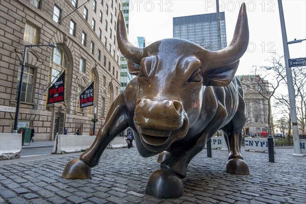 Bullenfigur vor der Boerse