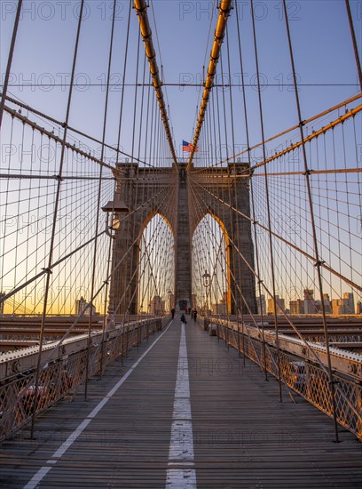 Brooklyn Bridge bei Sonnenaufgang
