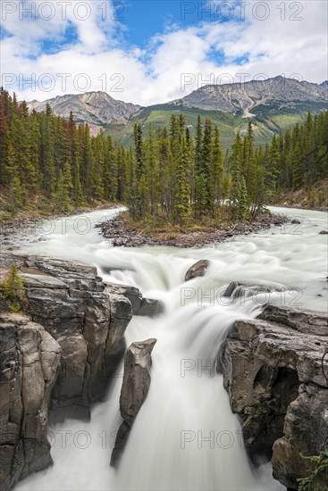 Waterfall Sunwapta Falls