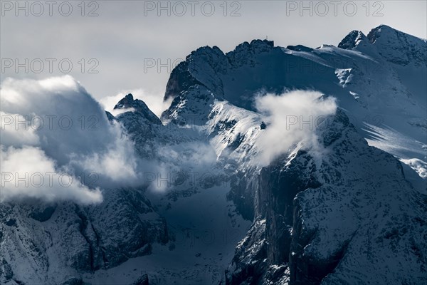 Snowy ridge of the Civetta Group