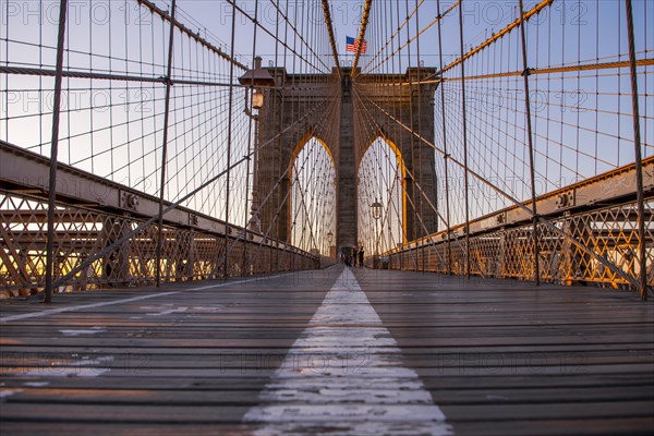 Brooklyn Bridge bei Sonnenaufgang