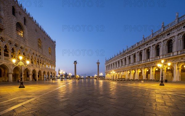 Doge's Palace at morning mood