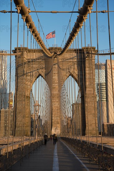 Brooklyn Bridge bei Sonnenaufgang