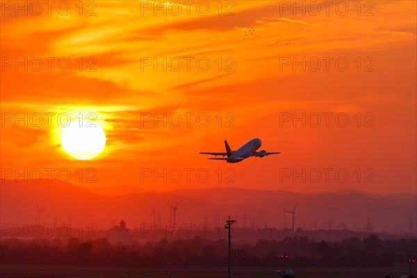 An Air Baltic Boeing 737 takes off from Vienna Airport