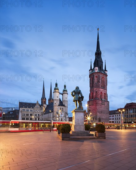 Market place with market church Unser Lieben Frauen