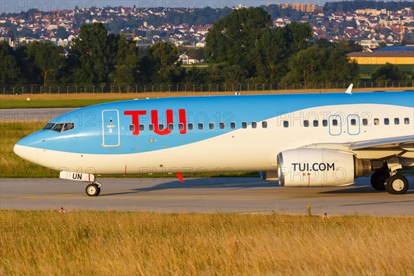 A TUI Boeing 737-800 with the registration D-ATUN at Stuttgart Airport