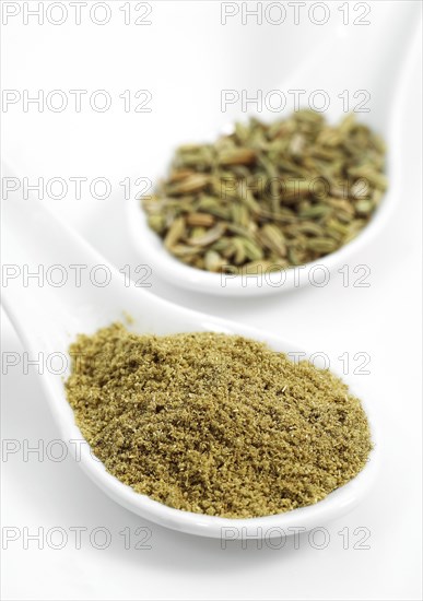 POWDER AND FENNEL SEEDS