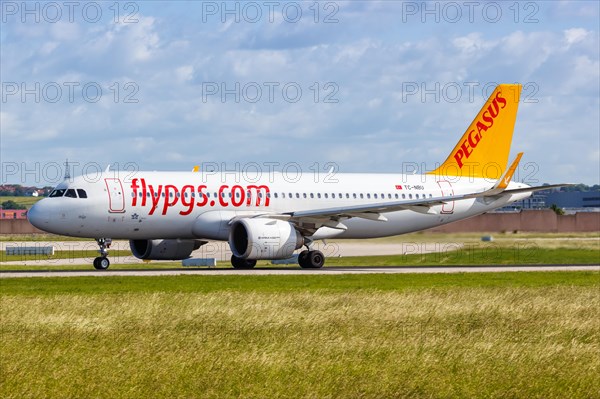 An Airbus A320neo of Pegasus Airlines with the registration TC-NBU at Stuttgart Airport