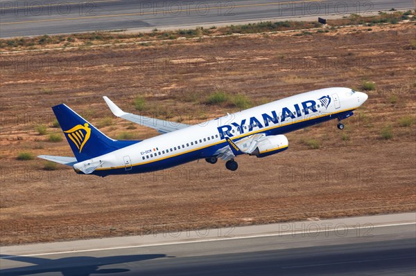 A Ryanair Boeing B737-800 with the registration EI-DCM takes off from Palma de Majorca Airport
