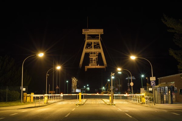 Prosper-Haniel colliery at night