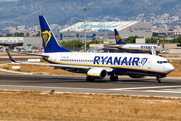 A Ryanair Boeing B737-800 with the registration EI-EBE takes off from Palma de Majorca Airport