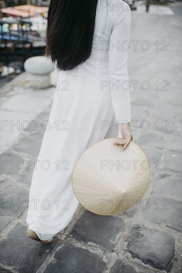 Vietnamese woman in Hoi An