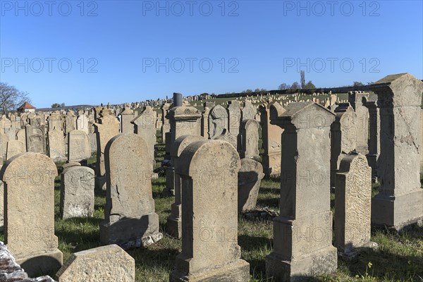 Old Jewish cemetery since 1432 at the foot of the Schwanenberg