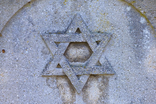 Star of David on a gravestone