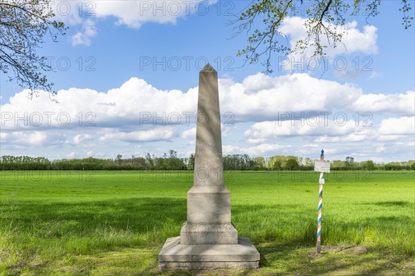 Postal column and milestone at the Alte Hamburger Poststrasse between Hamburg and Berlin