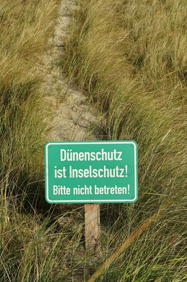 Sign dune protection is island protection at Kniepsand