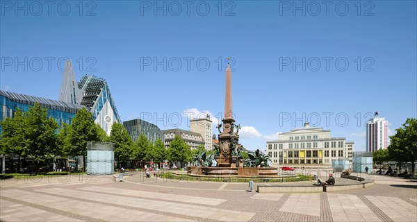 Augustusplatz with Mendebrunnen