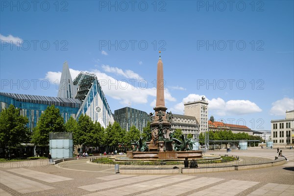 Augustusplatz with Mendebrunnen