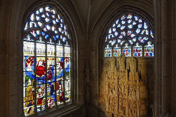 Altar Stained glass window Margarethe vo Chapel