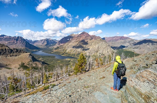 Hikers on the trail to Scenic Point