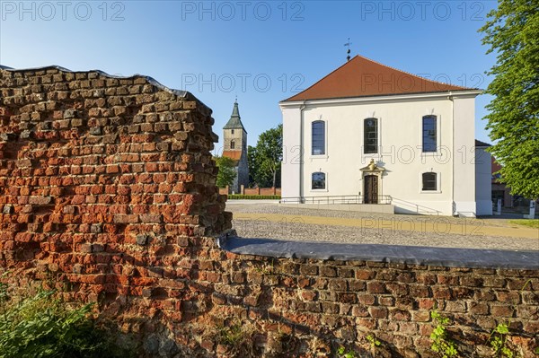 Wall remains in front of Altlandsberg Castle Church