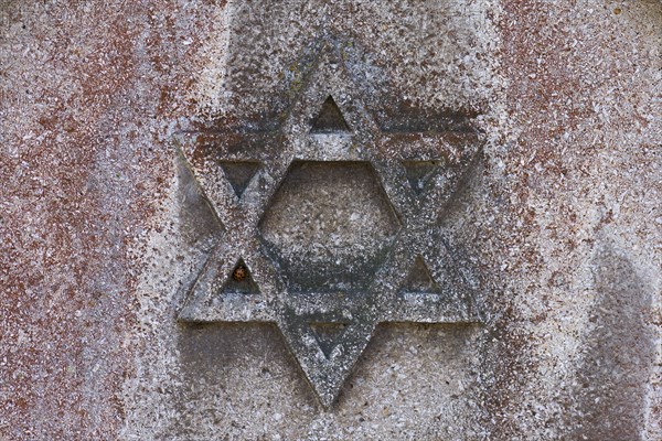 Star of David on a gravestone