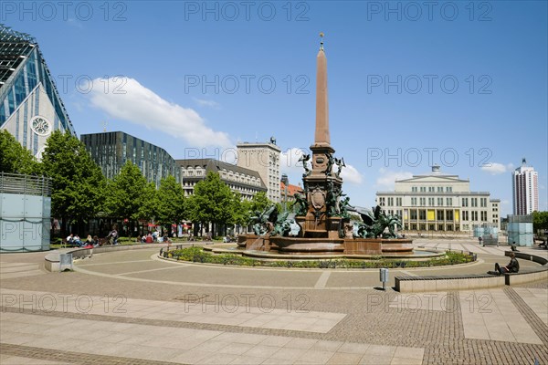 Augustusplatz with Mendebrunnen