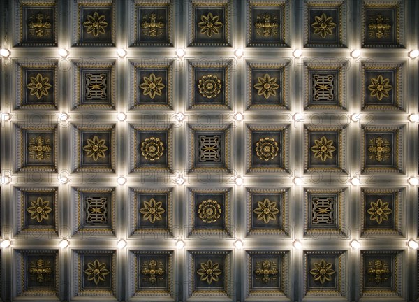 Coffered ceiling in the classicist tradition