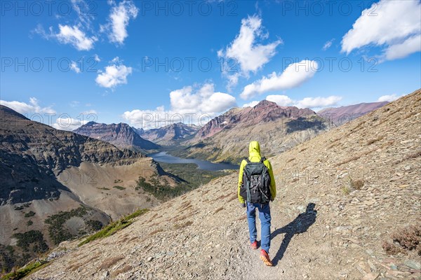 Hikers on the trail to Scenic Point