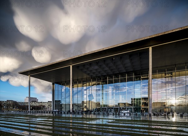 Mammatus clouds over Paul-Loebe-Haus