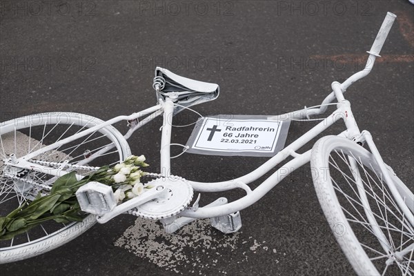 White bicycle as sign for fatal bicycle accident