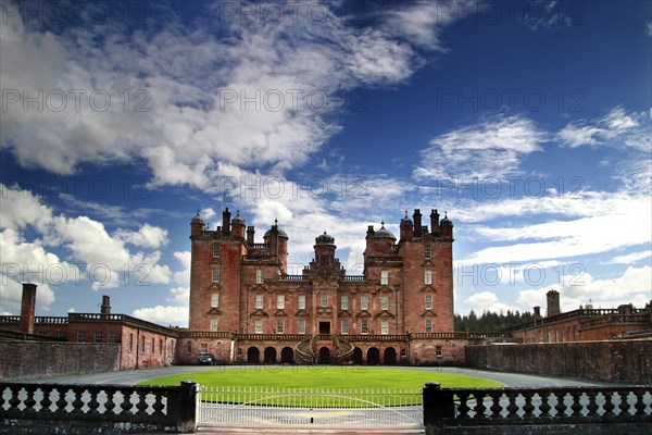 Drumlanrig Castle