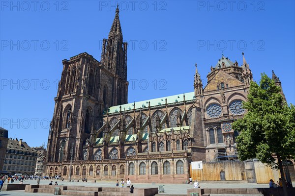 Place de la Cathedrale and Minster Notre Dame