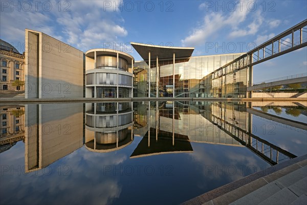 Paul-Loebe-Haus and Spree in the morning light