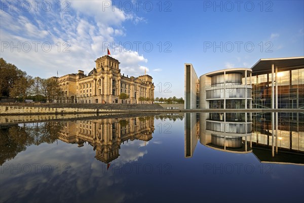 Panorama Reichstag with Paul-Loebe-Haus and Spree in morning light