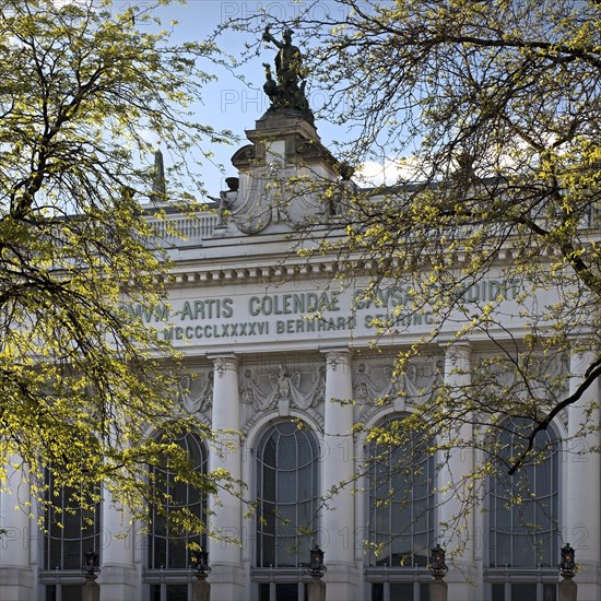 Theater des Westens in spring